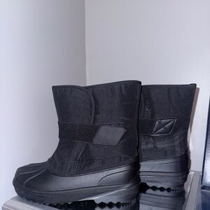 Black Snow boots